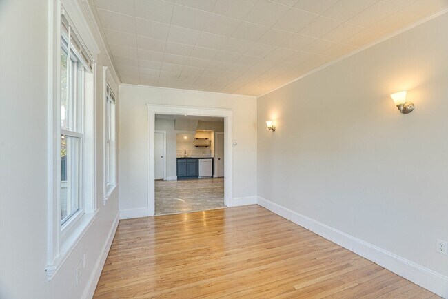 Building Photo - 14 Wheatland St
