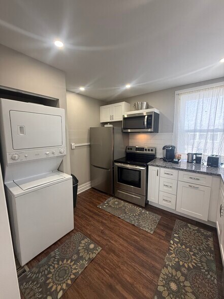 Building Photo - 1065 Colorado Blvd