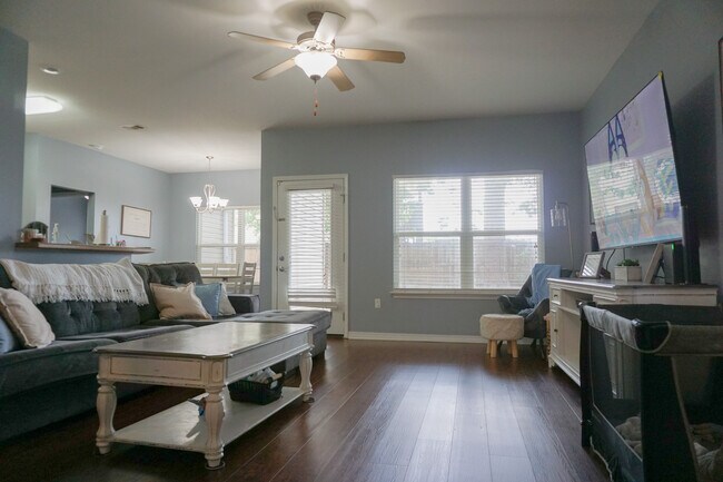 Building Photo - 212 Ladue Ave