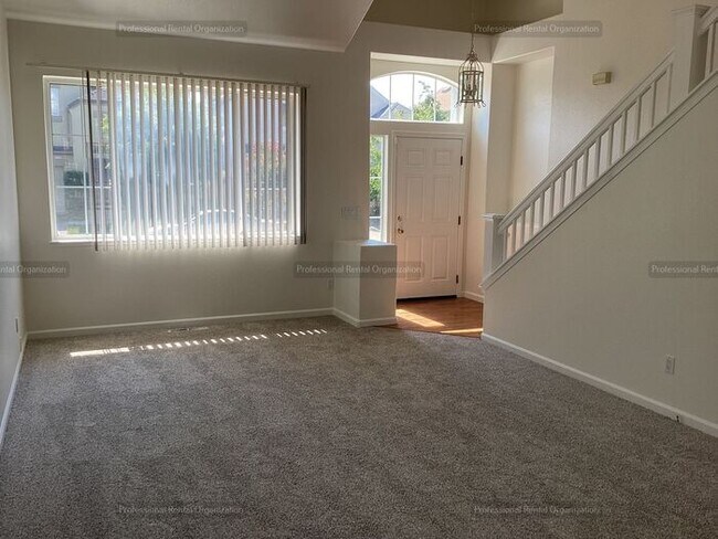 Building Photo - “Bright & Inviting Santa Rosa Home | Cathe...