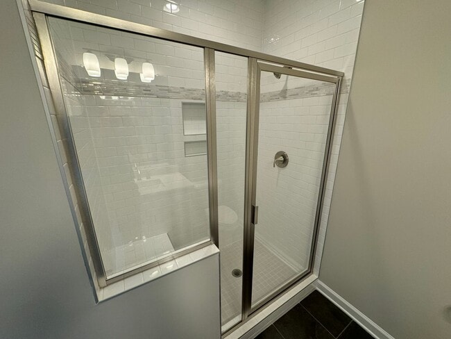 Building Photo - Townhouse for Rent in Preston Lake