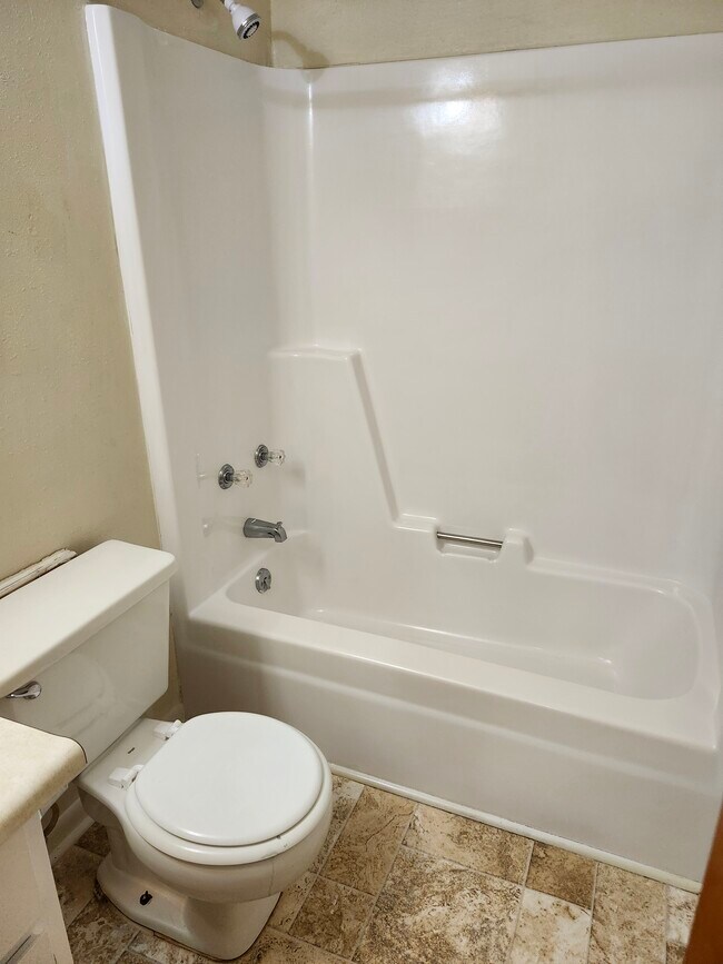 Building Photo - 31 6th St