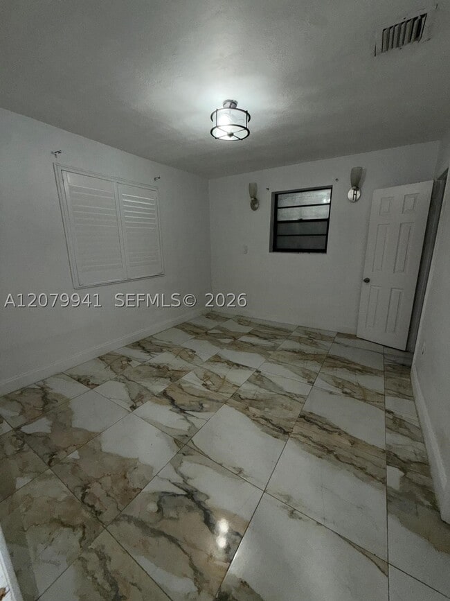 Building Photo - 3151 SW 37th Terrace