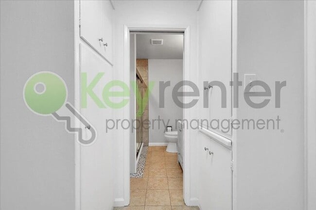 Building Photo - 6705 Greenback Ln
