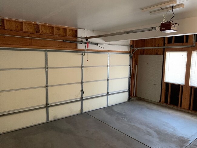 Building Photo - Nice Townhome in Central Loveland