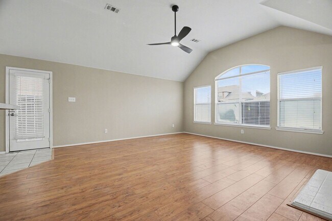 Building Photo - Welcome home to this spacious 3-bedroom, 2-bathroom property offering 2,000 square feet of comfor...