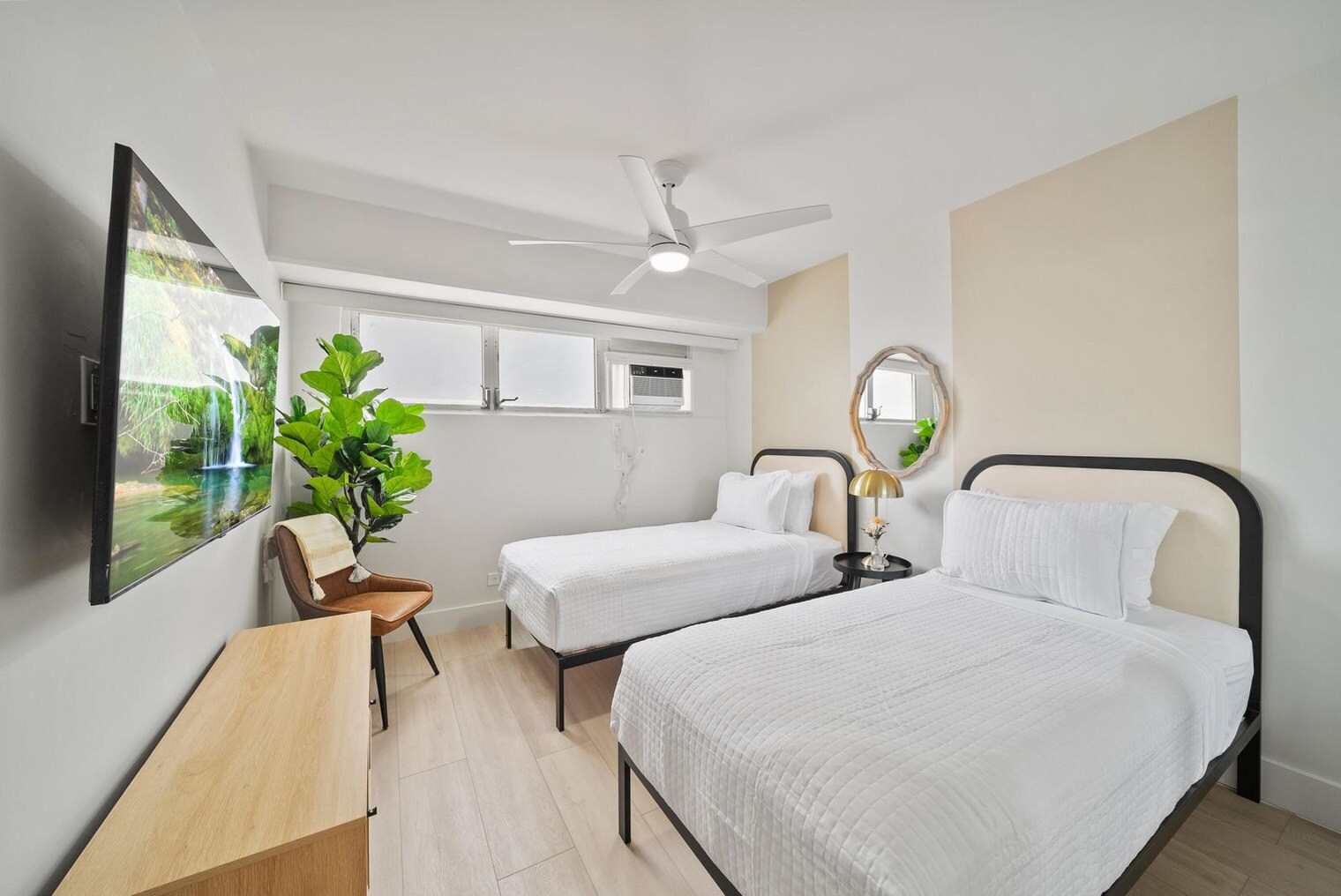 Building Photo - 2464 Prince Edward St