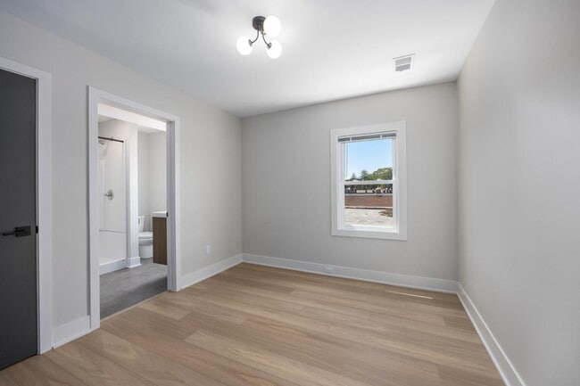 Building Photo - 501.5 W 17th St