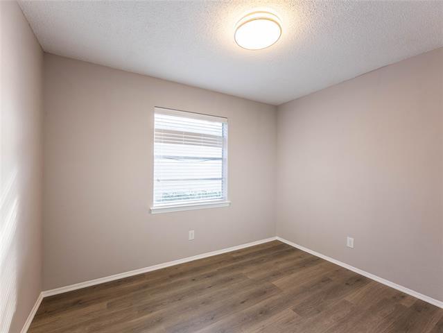 Building Photo - 1932 Mars Dr