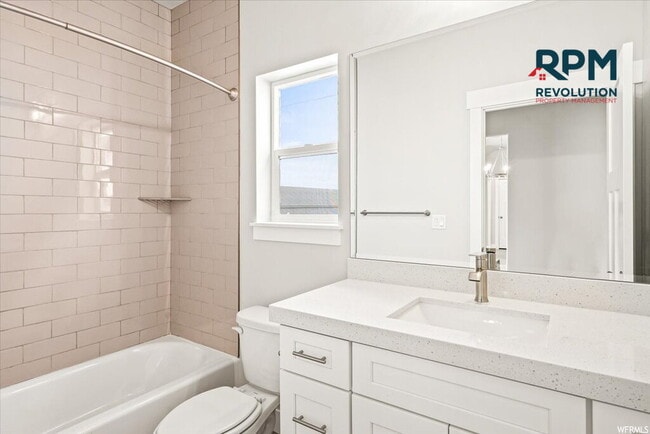 Building Photo - Charming 3-Bedroom Haven with 2 Baths and ...