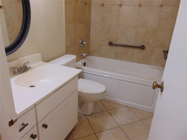 Building Photo - 10301 Ray Ave