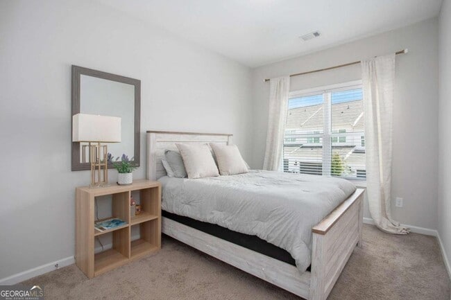 Building Photo - 1961 James Red Moore Blvd