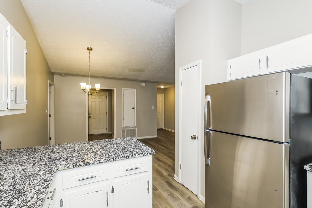 Building Photo - 9185 Sunset Dr