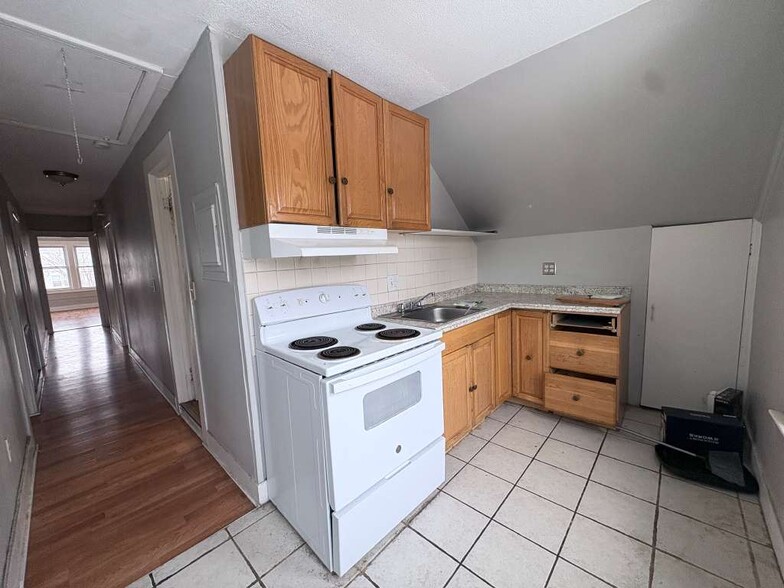 Building Photo - 299 Norton St