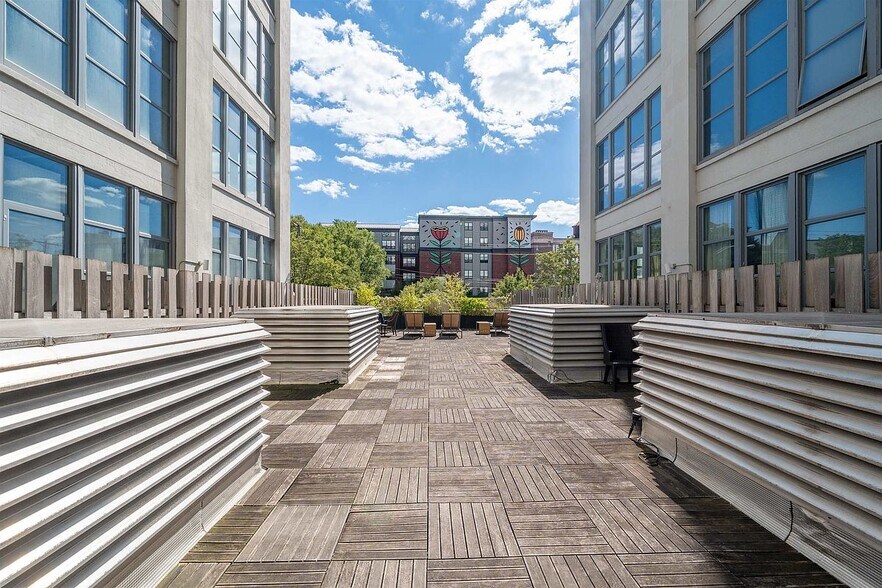 Building Photo - 50 DEY St