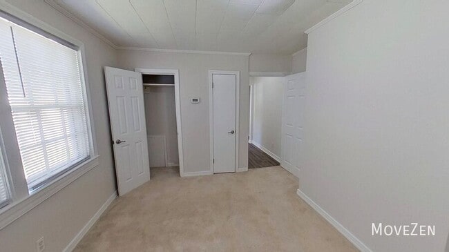 Building Photo - 412 Hamby St