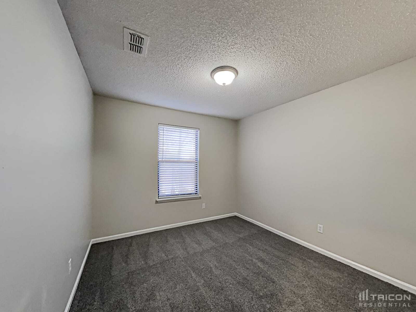 Building Photo - 9736 Villiers Dr S