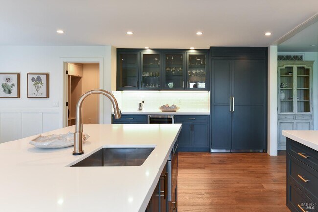 Building Photo - 800 Zinfandel Ln