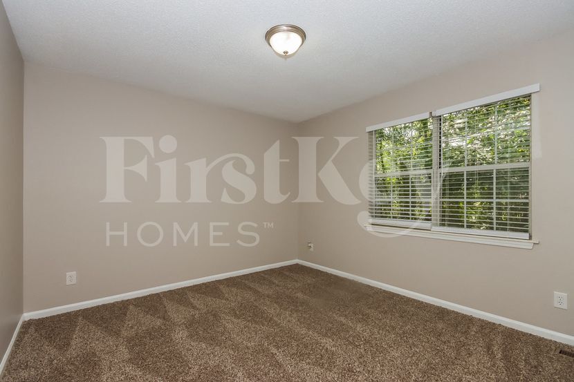 Building Photo - 2935 Canary Ct