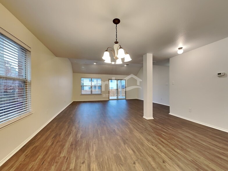 Building Photo - 6005 Stirrup Iron Dr