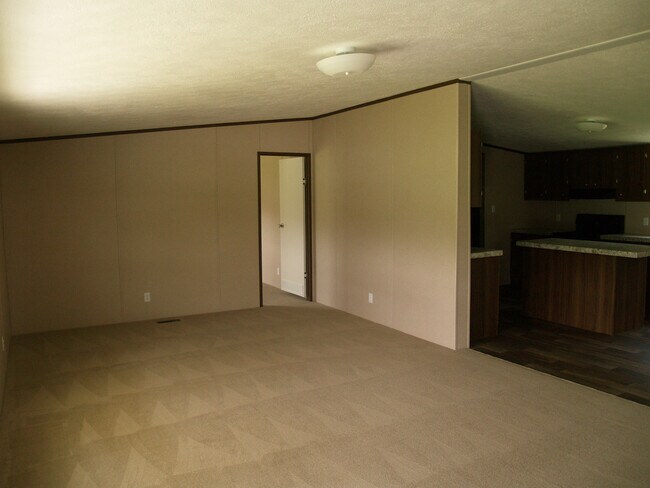 Building Photo - 3b Ranch Home