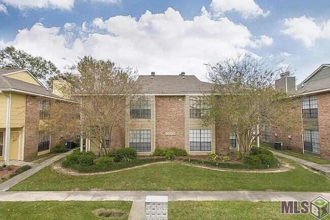 Building Photo - 10213 Ballina Ave
