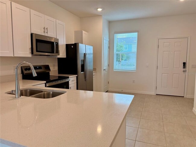 Building Photo - 2996 Skyline Lp