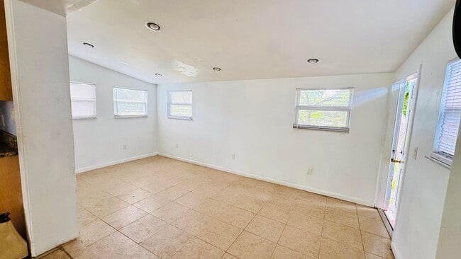 Building Photo - 347 Flagler Blvd