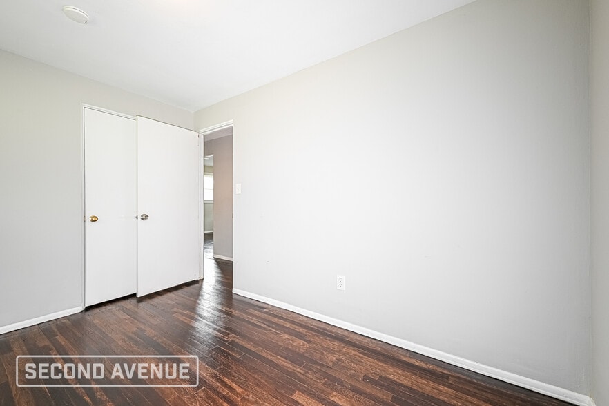 Building Photo - 642 Garden City Dr
