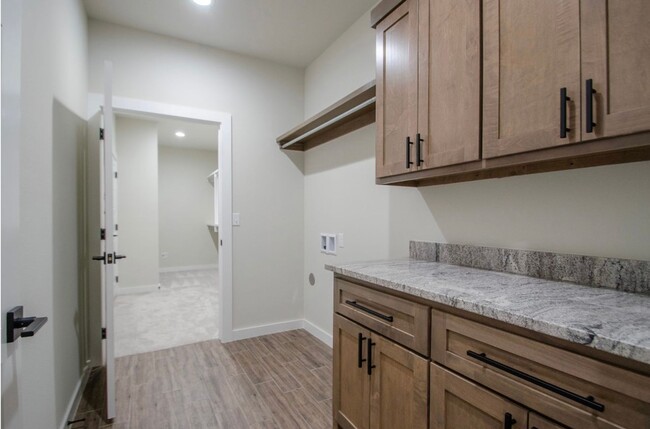 Building Photo - Gorgeous New Construction 4 Bedroom Home I...