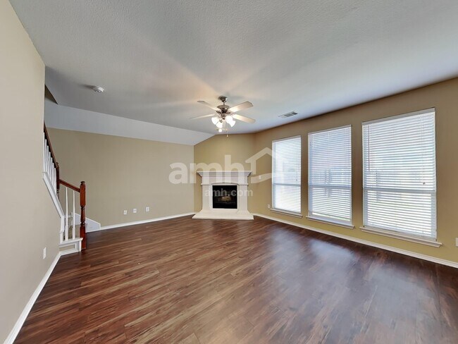 Building Photo - 8000 Bonito Dr