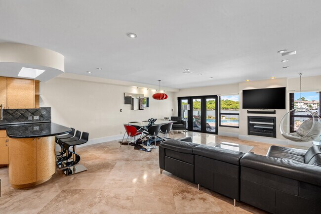 Building Photo - 1005 Bel Air Dr