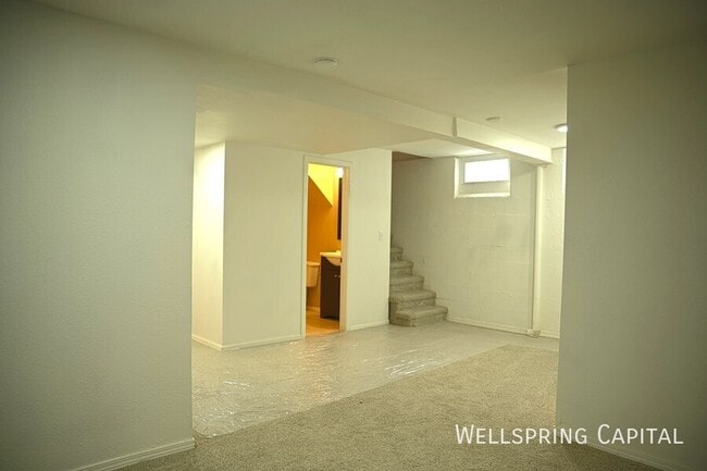 Building Photo - 2690 Pontiac St