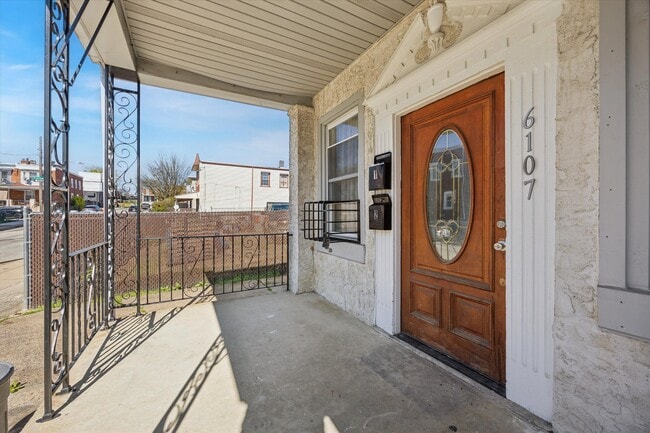 Building Photo - 6107 Noble St