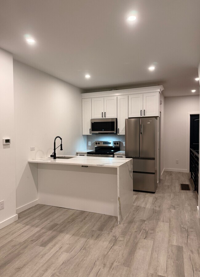 Building Photo - 3340 Potter St