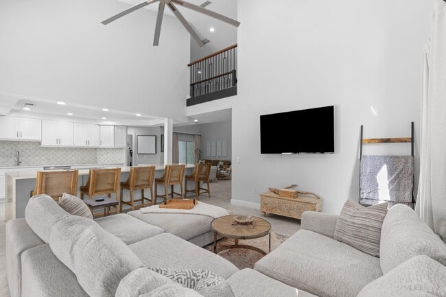 Building Photo - 1050 Brooks Ln