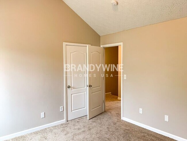 Building Photo - Captivating 4BR! A remarkable find