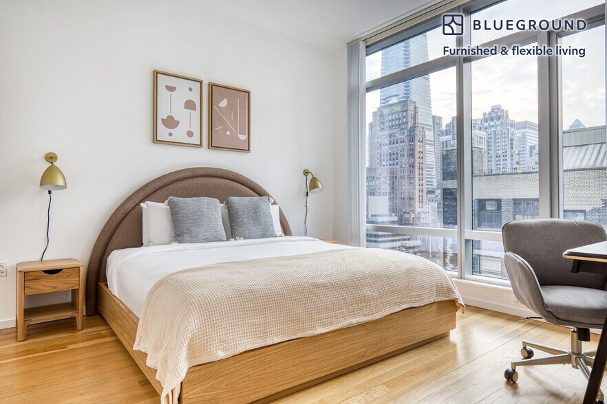 Building Photo - 18 W 48th St