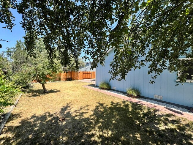 Building Photo - Three Bedroom Single Story SE Reno Home