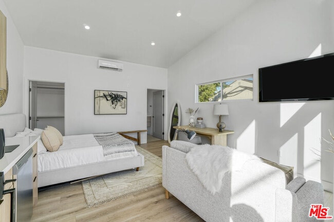 Building Photo - 11957 Juniette St