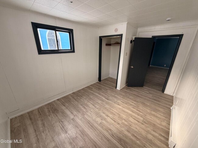 Building Photo - 54 Arch St