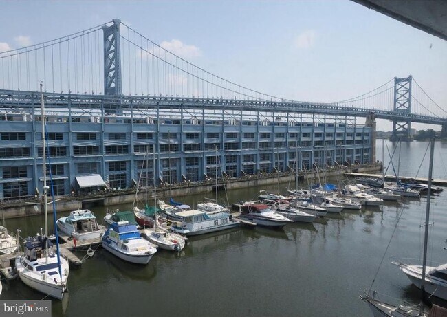 Building Photo - 3 N Christopher Columbus Blvd