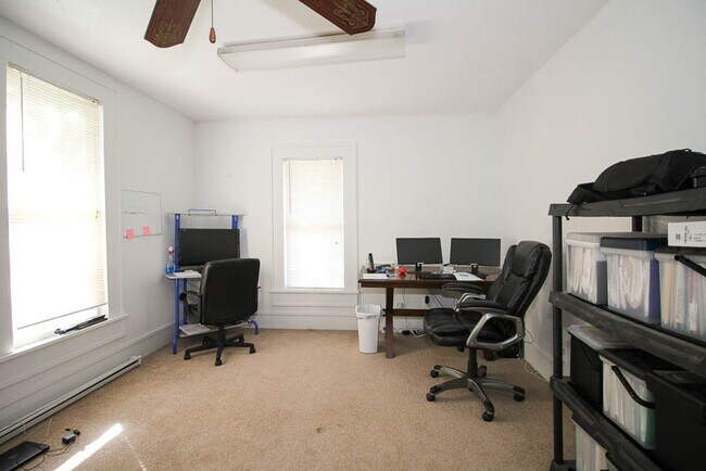 Building Photo - 752 Dalzell St
