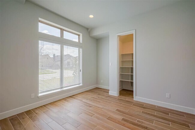 Building Photo - 29808 Breezy Pnes Lp