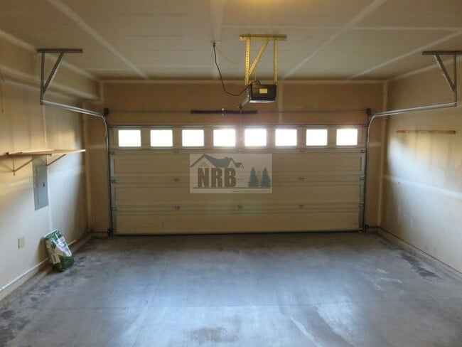 Building Photo - Stunning House in Dupont! $500.00 off 1 Month of Rent!