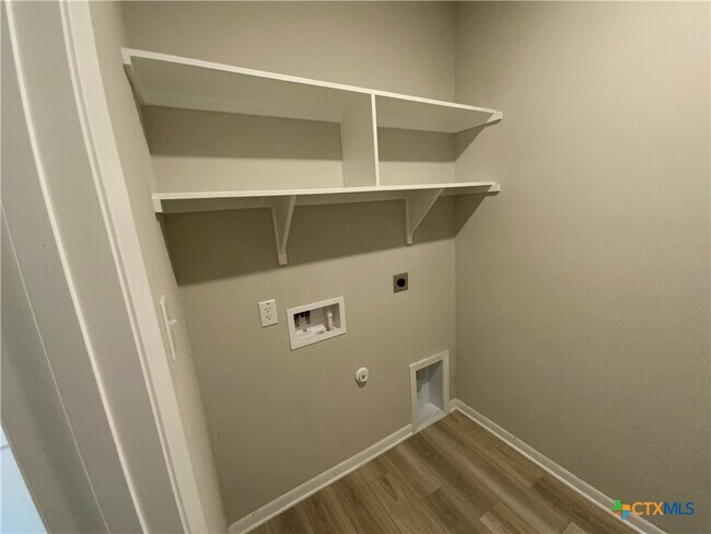 Building Photo - 2829 Valdez Dr