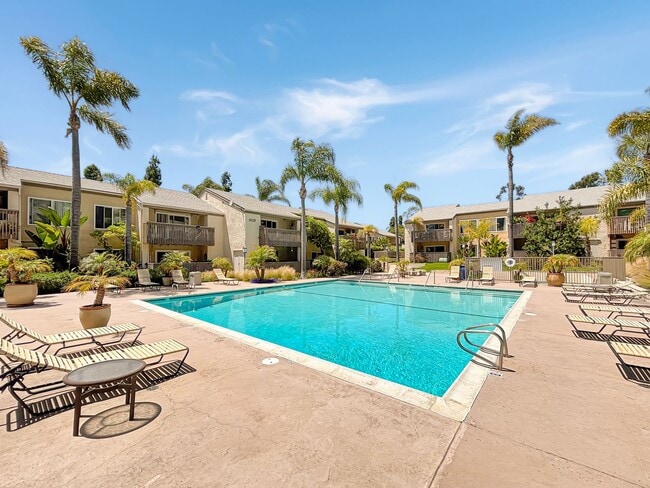 Building Photo - SD: Bright 2BD/2BA Ground-Floor Condo in La Jolla with Covered Patio, Pool & Reserved Parking