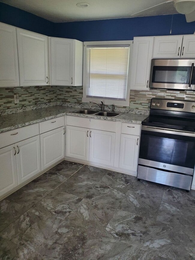 Building Photo - Call today to schedule your appointment