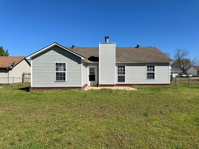Building Photo - 1707 Plumbark Dr