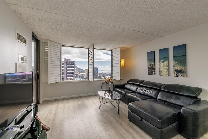 Building Photo - 411 Hobron Ln